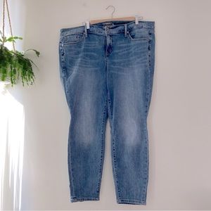 Torrid Size 20R mid-rise skinny vintage stretch